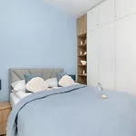 Relax With Parking Shellter Renters Prestige Apartment