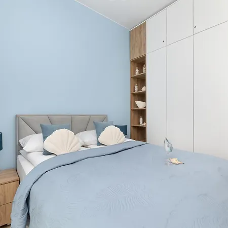 Relax With Parking Shellter Rogowo Renters Prestige Apartment